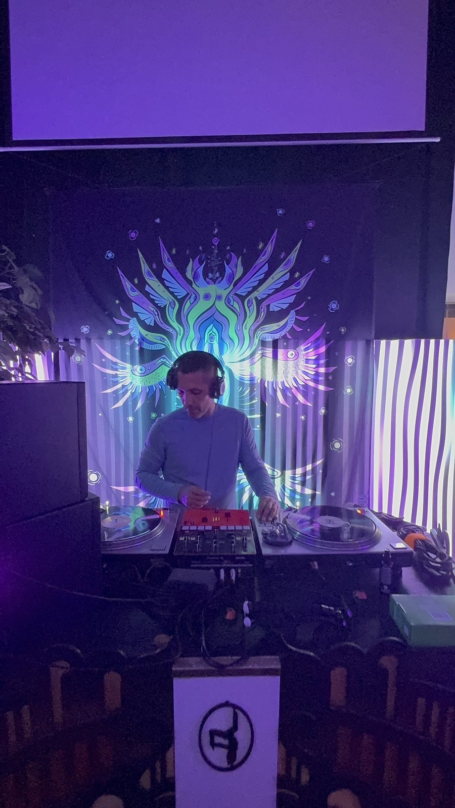 Seraph_0001 — DJ Party